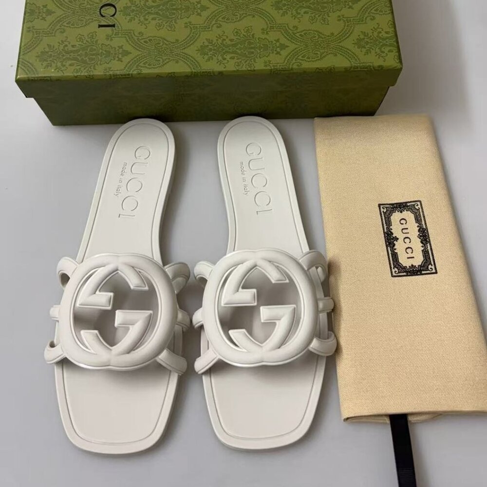 Gucci Women's White Rubber Slide Sandals - Picture 2 of 4